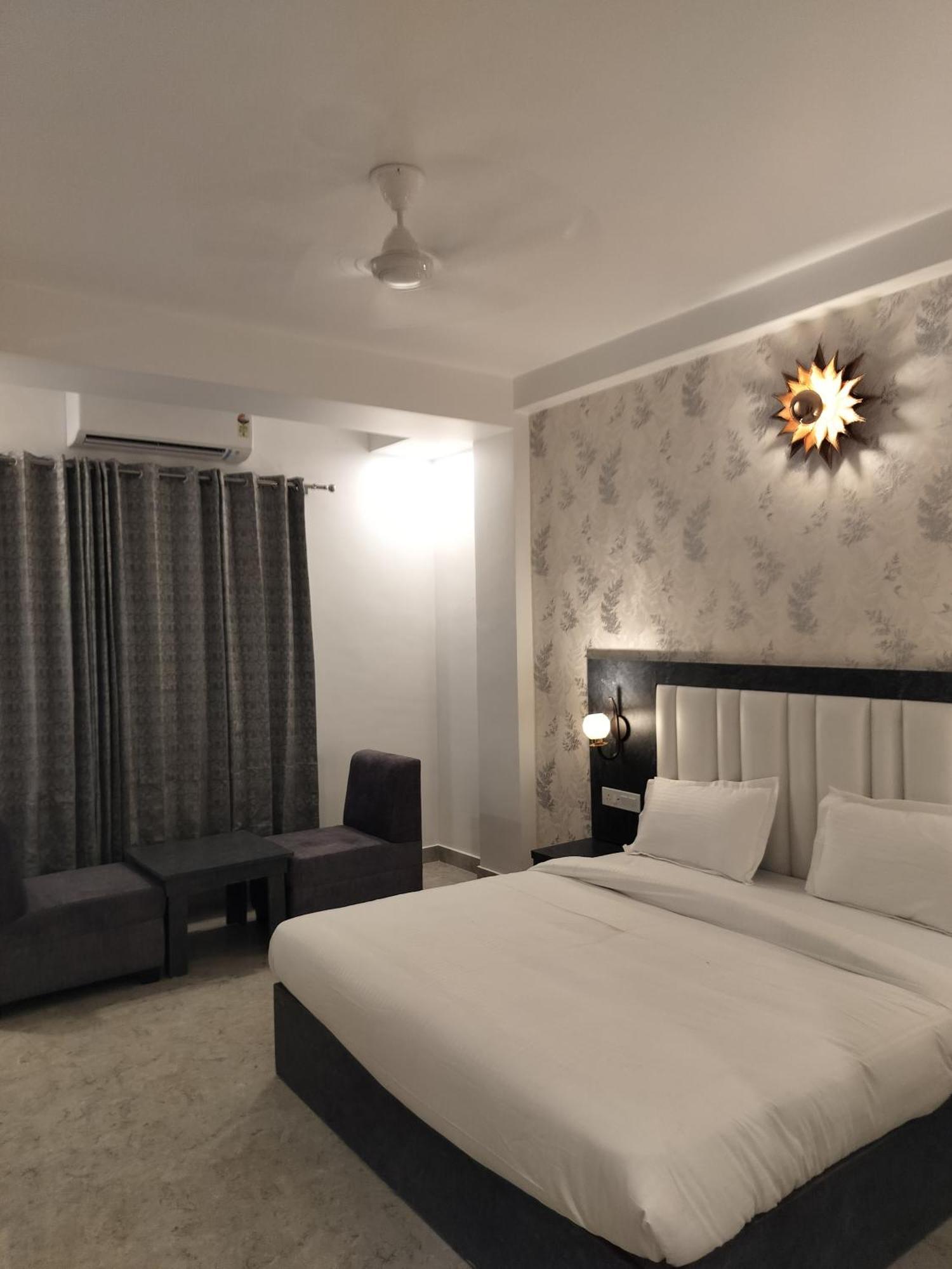 Hotel Varanasi Inn Extérieur photo
