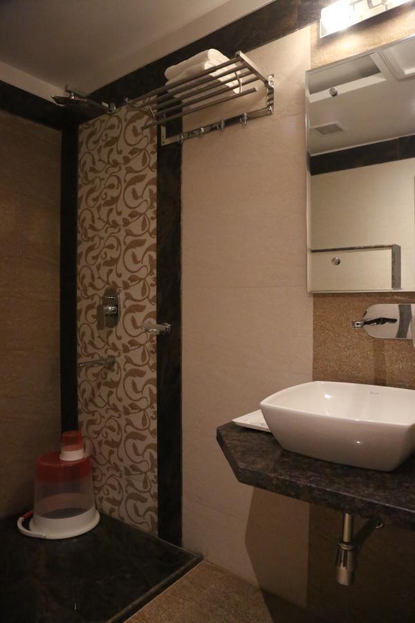 Hotel Varanasi Inn Extérieur photo